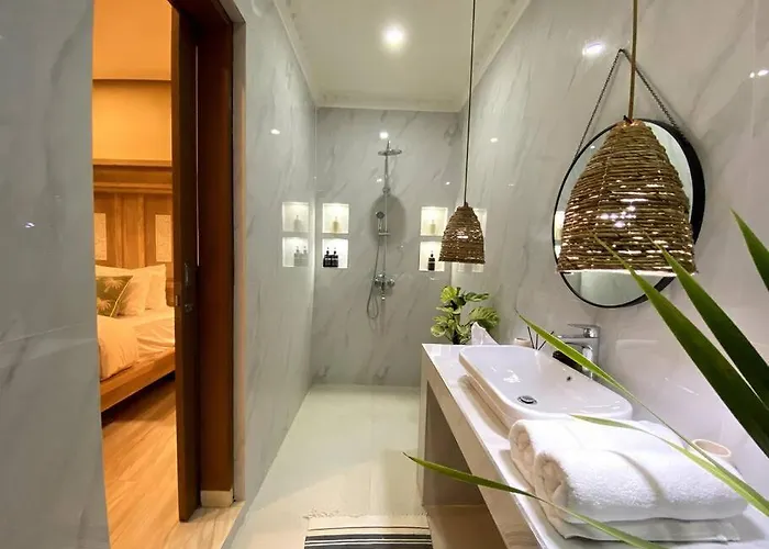 Cozy 3 Bedroom In Villa *